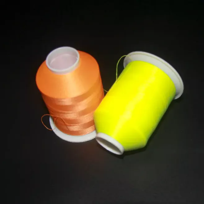 Comment fonctionne le fil qui brille dans le noir sans piles ni électricité ? Comment fonctionne le fil qui brille dans le noir sans piles ni électricité ?